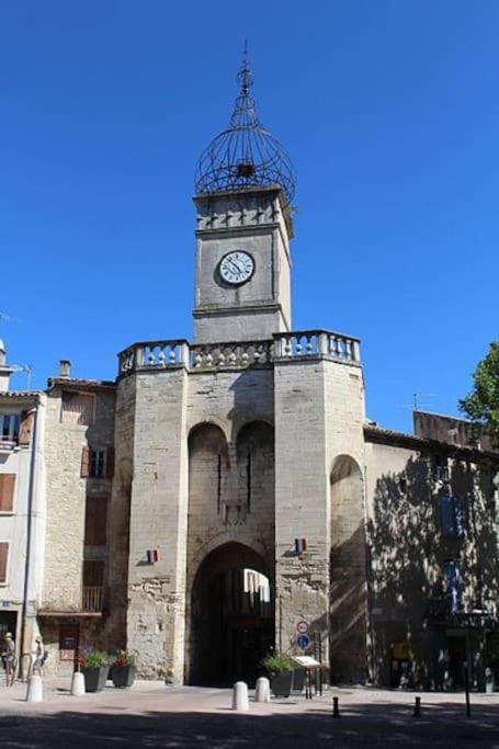 Superbe Appartement Avec Terrasse Sur Les Toits Manosque Exterior photo